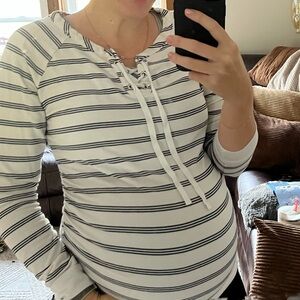 Isabel maternity Black and White Striped Hoodie- med